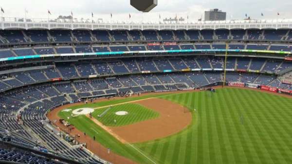 Yankee Stadium, section: 409, row: 12, seat: 22