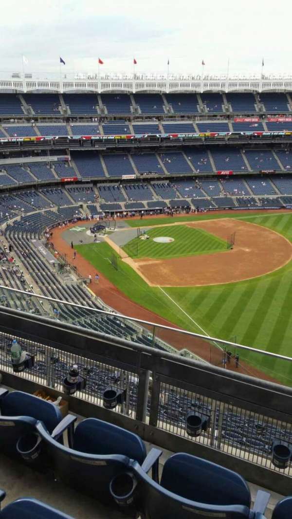 Yankee Stadium, section: 409, row: 3, seat: 3