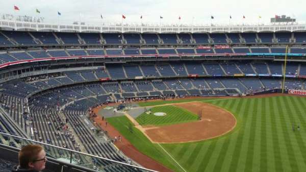 Yankee Stadium, section: 409, row: 3, seat: 4