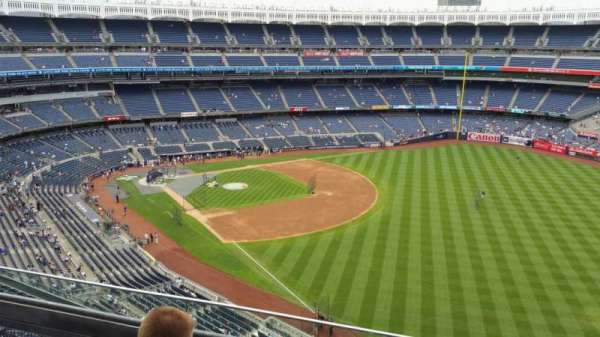 Yankee Stadium, section: 409, row: 3, seat: 6