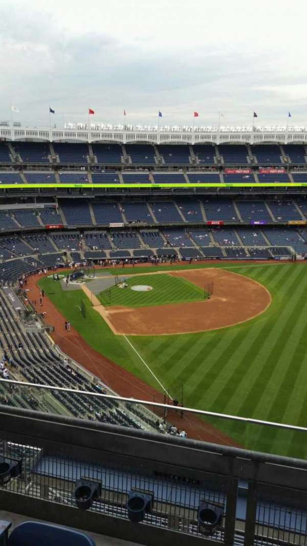 Yankee Stadium, section: 408, row: 3, seat: 8