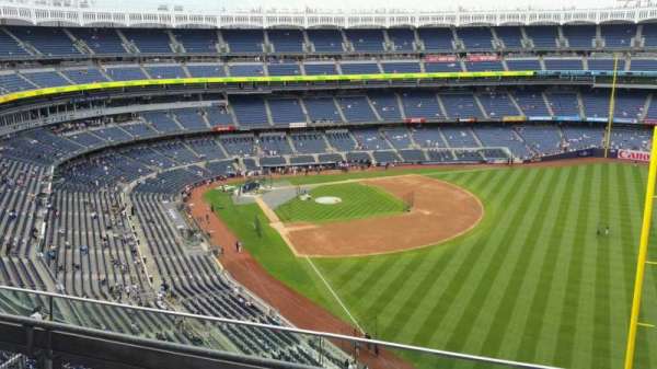 Yankee Stadium, section: 408, row: 3, seat: 7