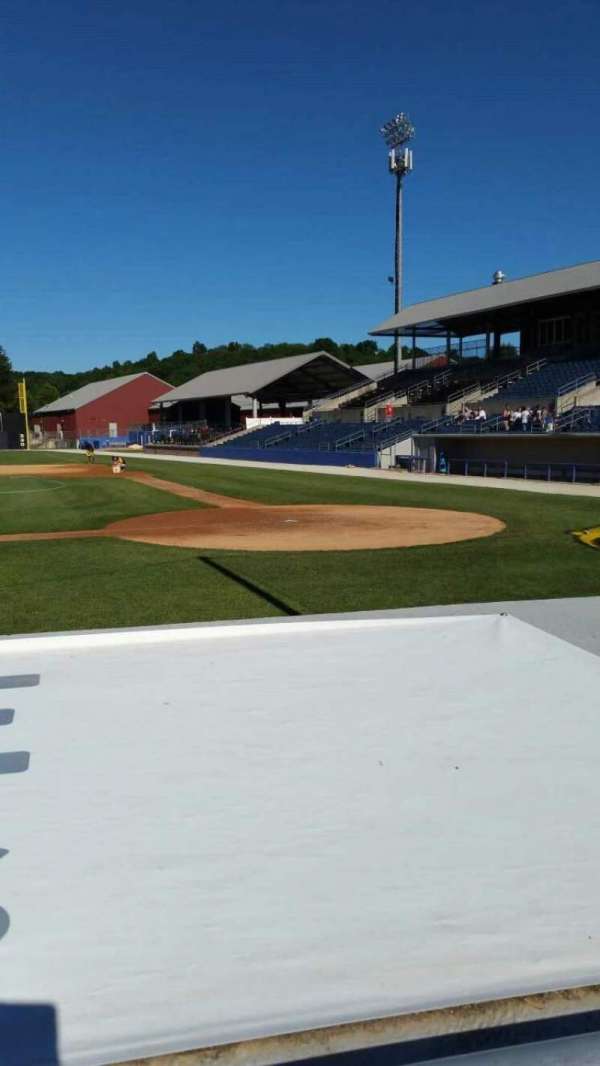 Skylands Stadium, section: O, row: 4, seat: 4