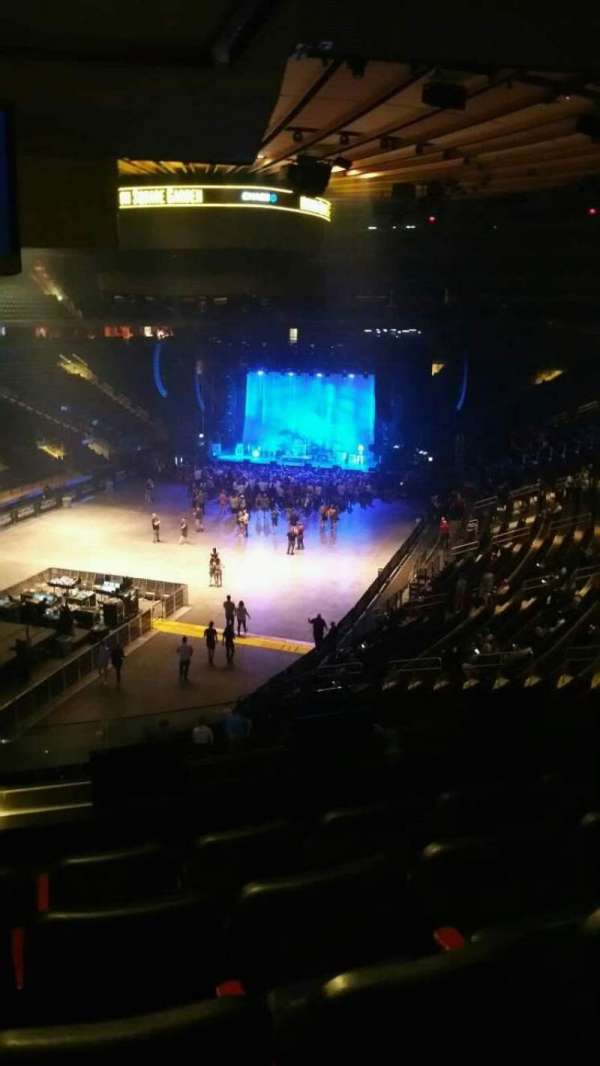 Madison Square Garden, section: 206, row: 5, seat: 9