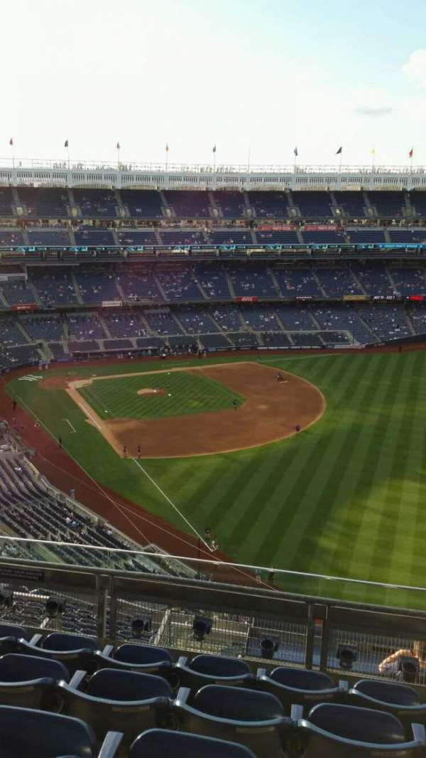 Yankee Stadium, section: 408, row: 5, seat: 12