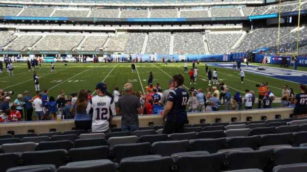 MetLife Stadium, section: 135, row: 8, seat: 22