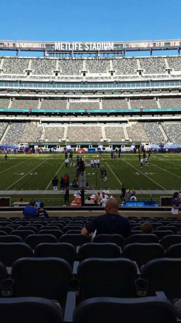MetLife Stadium, section: 139, row: 18, seat: 16