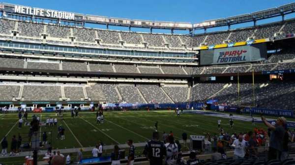 MetLife Stadium, section: 139, row: 18, seat: 16