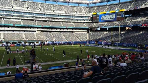 MetLife Stadium, section: 139, row: 18, seat: 22