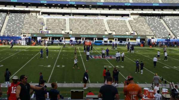 MetLife Stadium, section: 139, row: 27, seat: 30