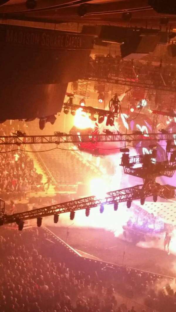 Madison Square Garden, section: 311, row: 1, seat: 6