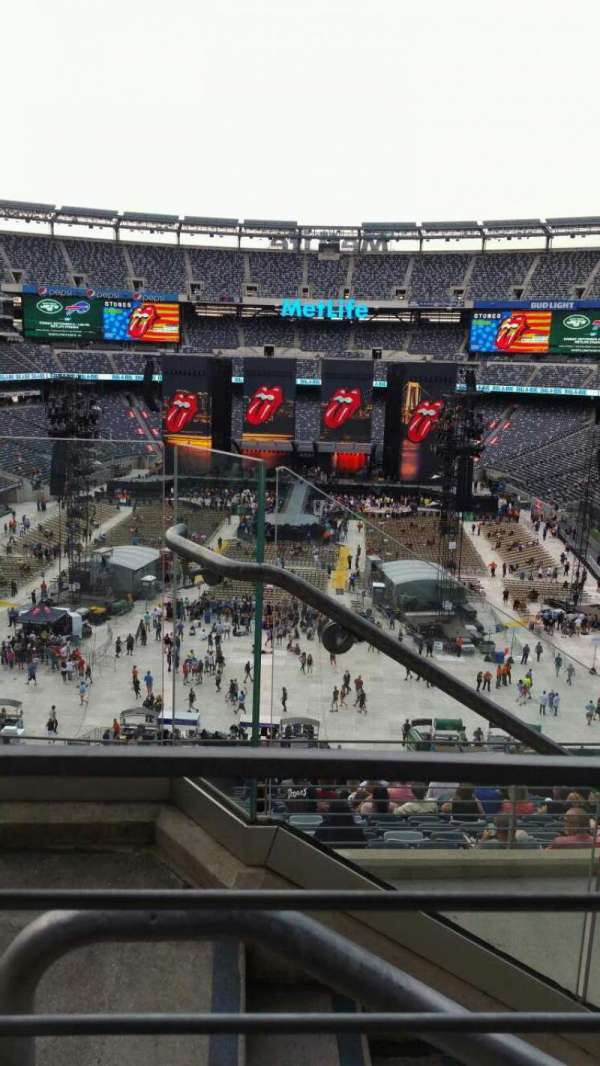 MetLife Stadium, section: 225B, row: 3, seat: 25