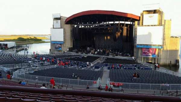 Jones Beach Theater, section: 202, row: AA, seat: 14
