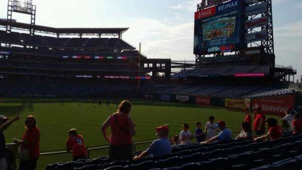 Citizens Bank Park, section: 104, row: 8, seat: 1