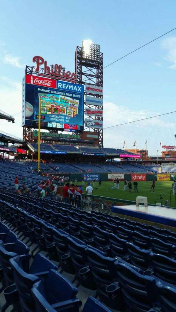 Citizens Bank Park, section: 131, row: 7, seat: 1