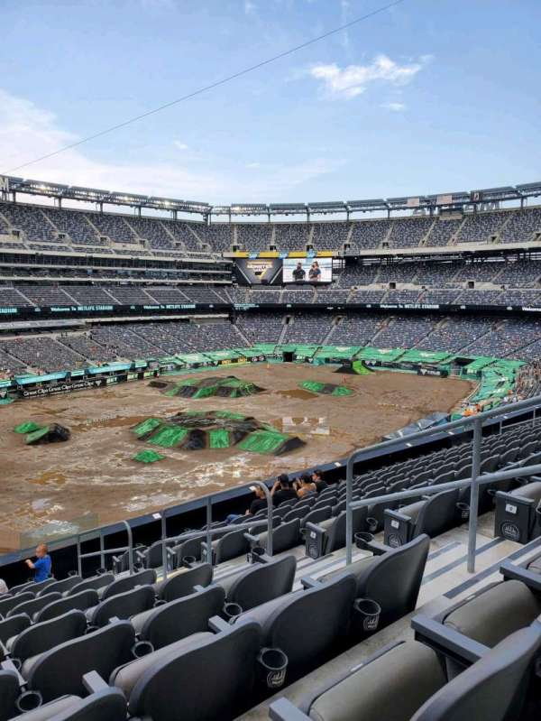 MetLife Stadium, section: 245C, row: 10, seat: 5