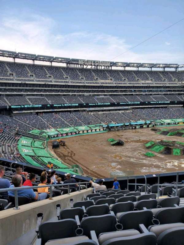 MetLife Stadium, section: 245C, row: 10, seat: 5