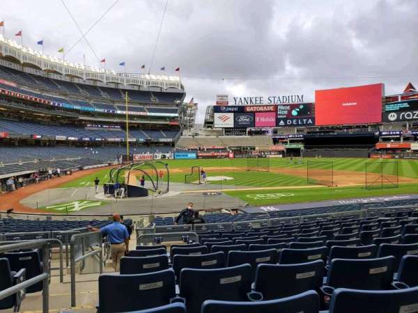 Yankee Stadium, section: 117B, row: 11, seat: 10
