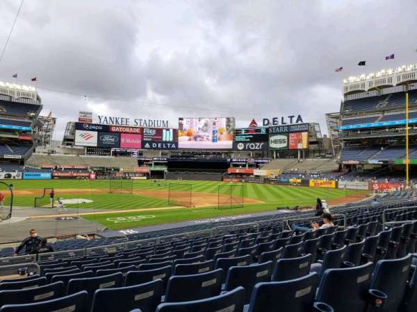 Yankee Stadium, section: 117B, row: 11, seat: 10