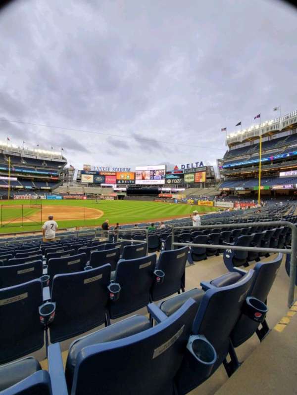 Yankee Stadium, section: 115, row: 10, seat: 4