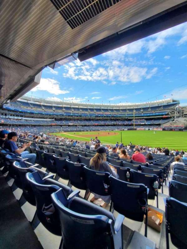 Yankee Stadium, section: 110, row: 25, seat: 6