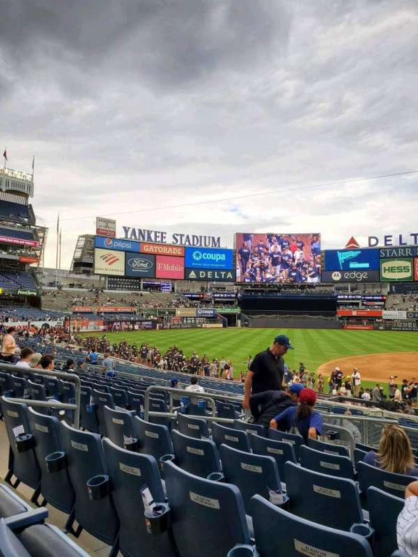 Yankee Stadium, section: 124, row: 10, seat: 11