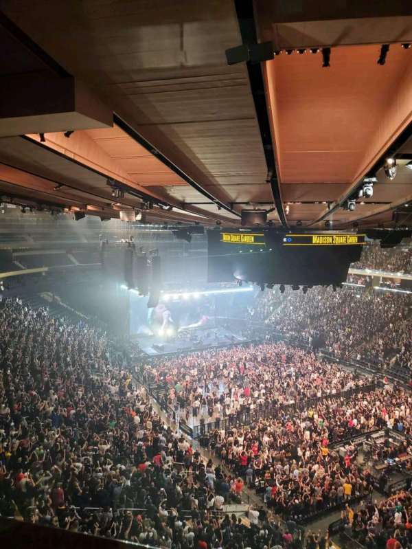 Madison Square Garden, section: 301, row: 1, seat: 4