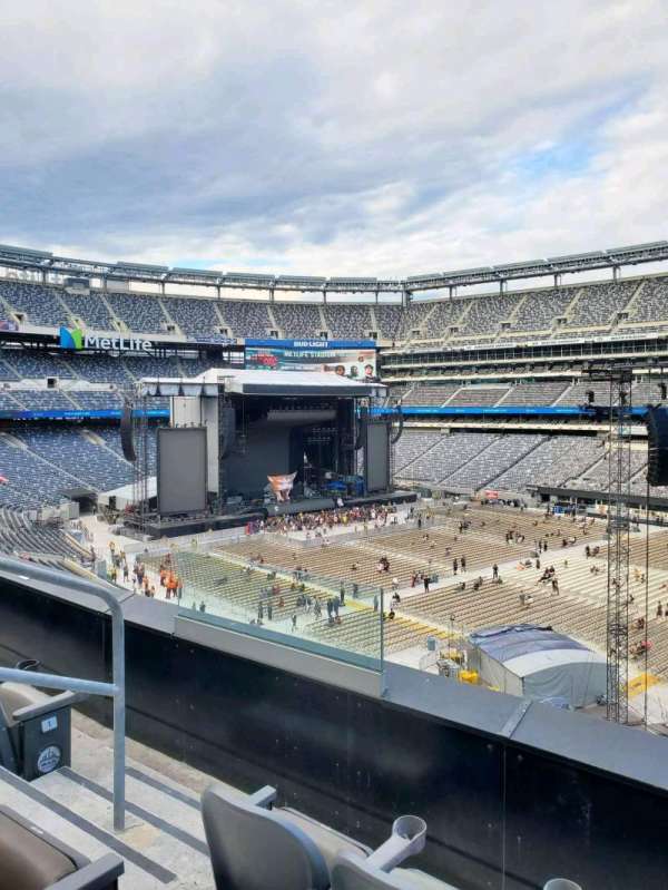 MetLife Stadium, section: 234, row: 3, seat: 20