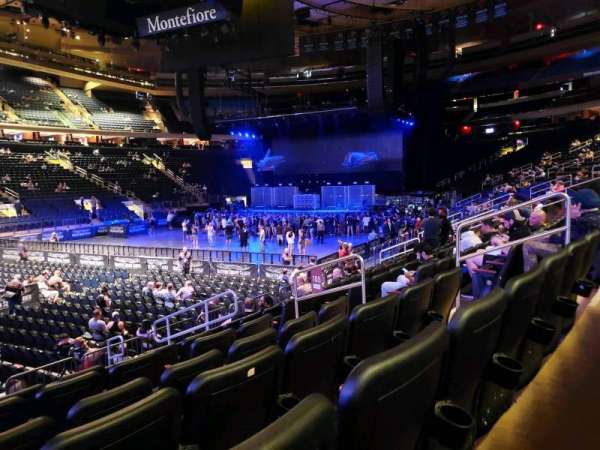Madison Square Garden, section: 105, row: 9, seat: 9