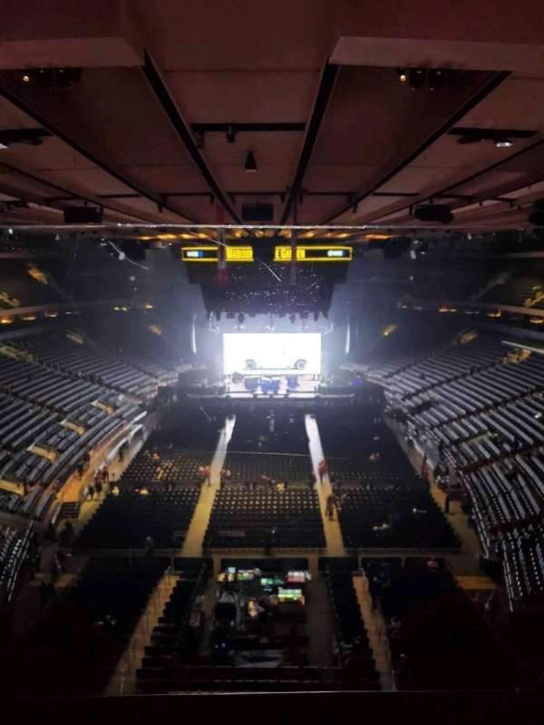 Madison Square Garden, section: 305, row: 1, seat: 7