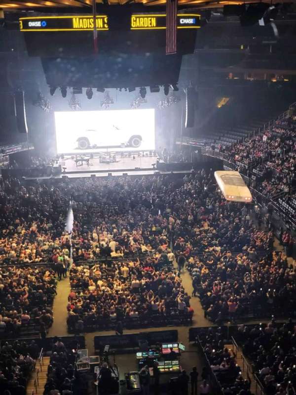 Madison Square Garden, section: 305, row: 1, seat: 2