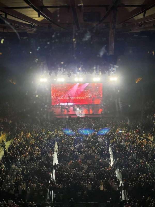 Madison Square Garden, section: 305, row: 1, seat: 2