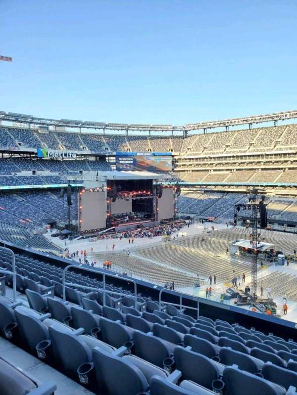 MetLife Stadium, section: 234, row: 10, seat: 16