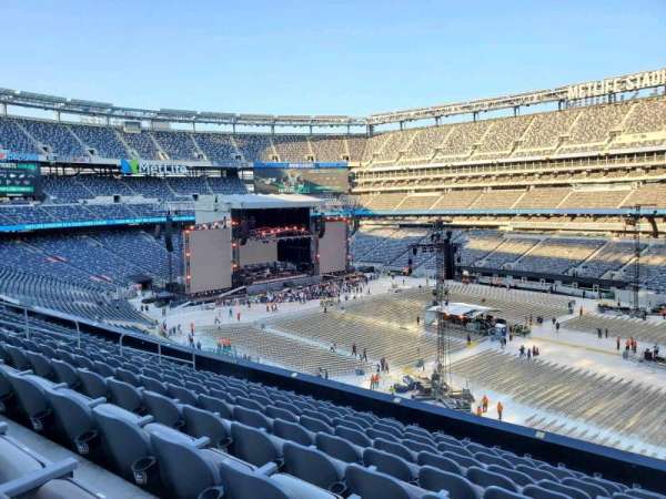 MetLife Stadium, section: 234, row: 10, seat: 4