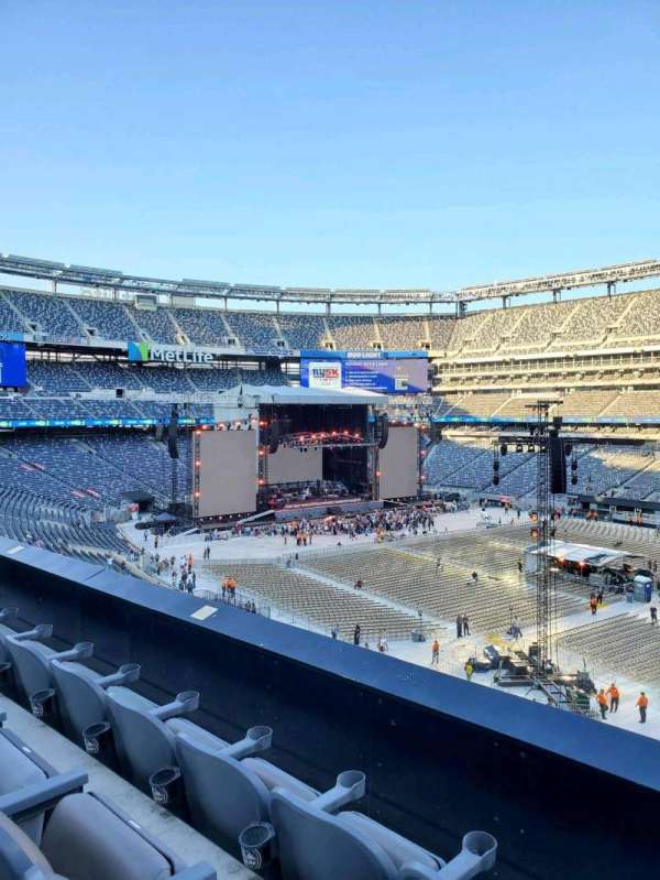 MetLife Stadium, section: 234, row: 3, seat: 7