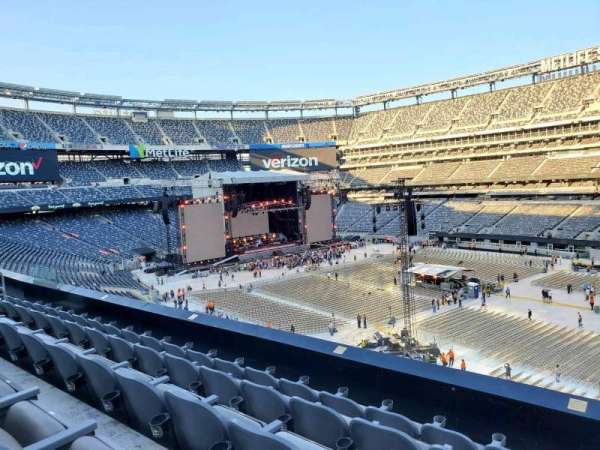 MetLife Stadium, section: 234, row: 5, seat: 2