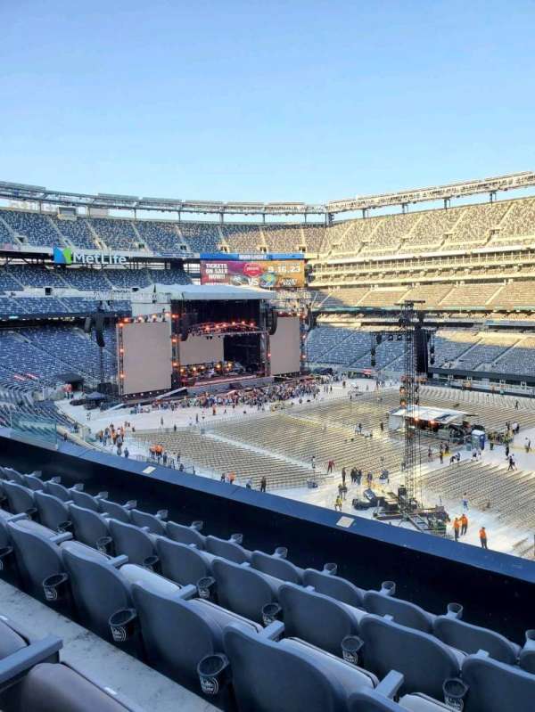 MetLife Stadium, section: 234, row: 5, seat: 9