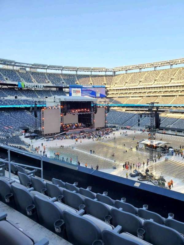MetLife Stadium, section: 234, row: 5, seat: 16