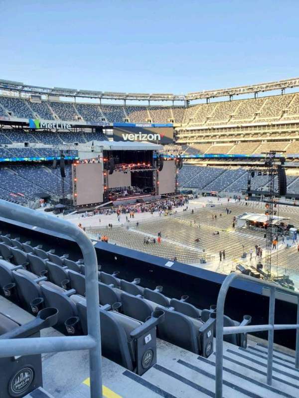 MetLife Stadium, section: 234, row: 5, seat: 24