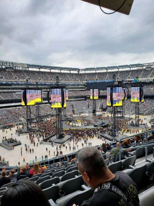 MetLife Stadium, section: 220C, row: 14, seat: 5