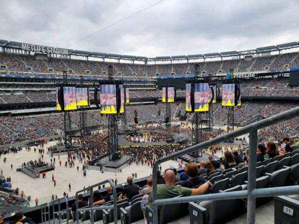 MetLife Stadium, section: 220C, row: 12, seat: 2