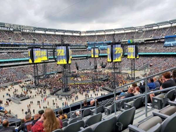 MetLife Stadium, section: 220C, row: 10, seat: 5