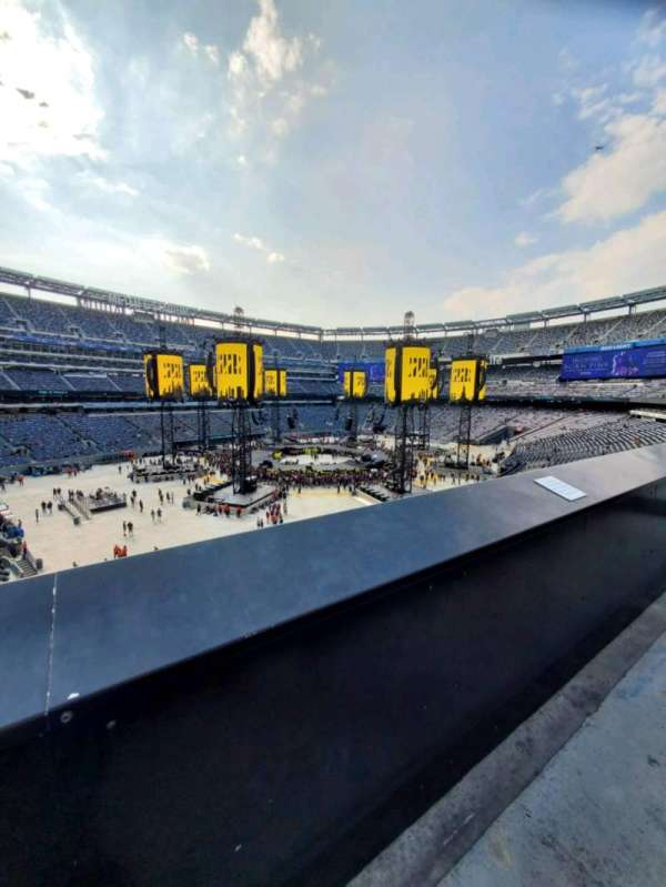 MetLife Stadium, section: 219, row: 1, seat: 9