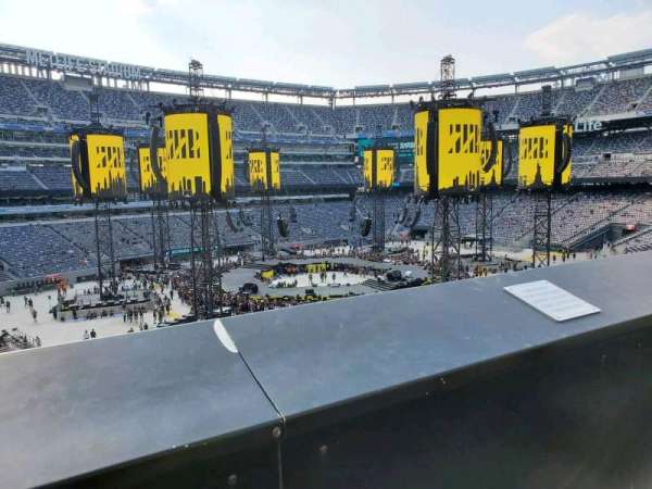 MetLife Stadium, section: 219, row: 1, seat: 4