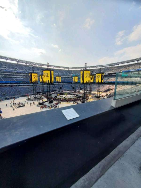 MetLife Stadium, section: 219, row: 1, seat: 3