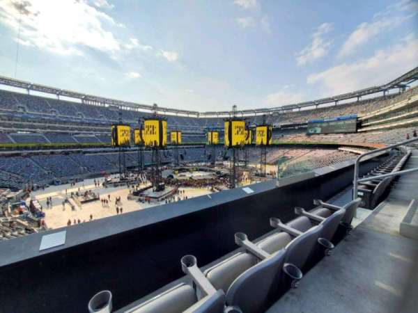 MetLife Stadium, section: 219, row: 2, seat: 6