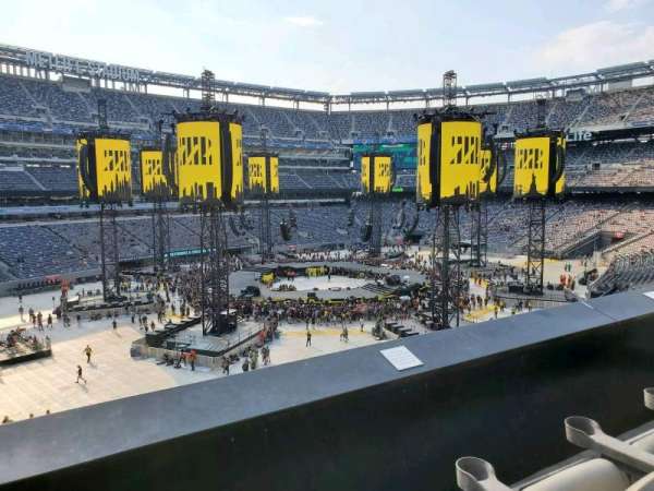 MetLife Stadium, section: 219, row: 2, seat: 9