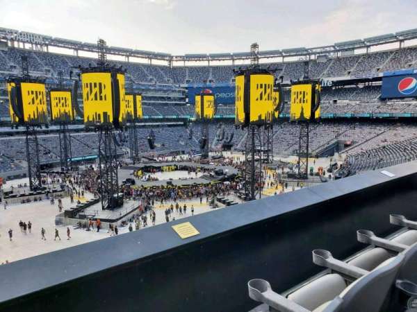 MetLife Stadium, section: 219, row: 2, seat: 14
