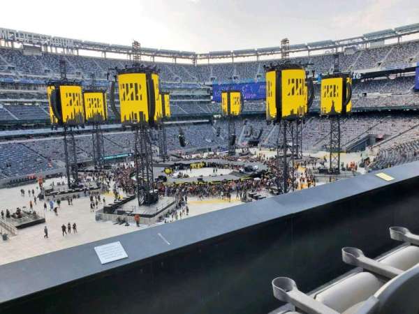 MetLife Stadium, section: 219, row: 2, seat: 18