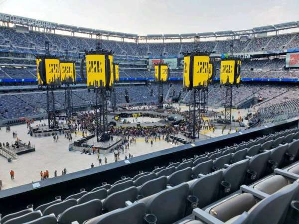 MetLife Stadium, section: 219, row: 6, seat: 24